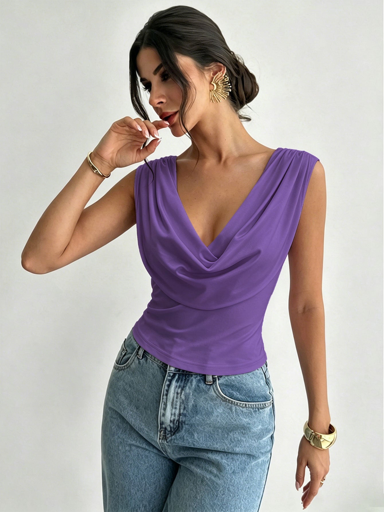 Sleeveless shirt
